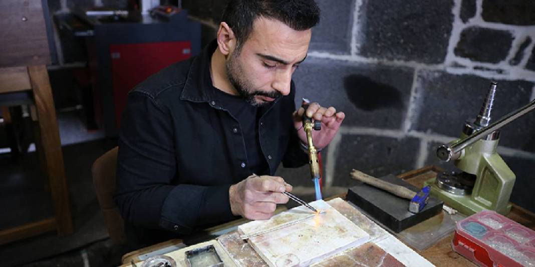 Kadınların gözdesiydi şimdi erkekler için yapılmaya başlandı! Tescilli Diyarbakır bileziği gün yüzüne çıktı 8